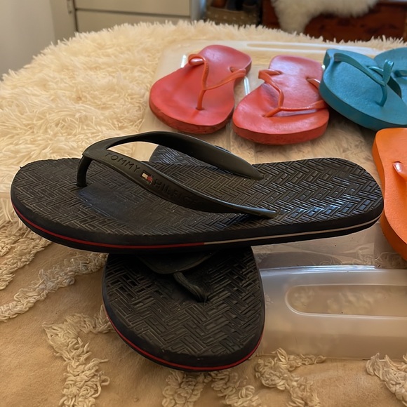 4 pairs of flip flops - 1 price for all - Picture 3 of 3